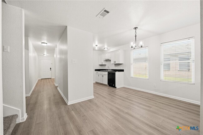 Building Photo - 5304 Oster Dr