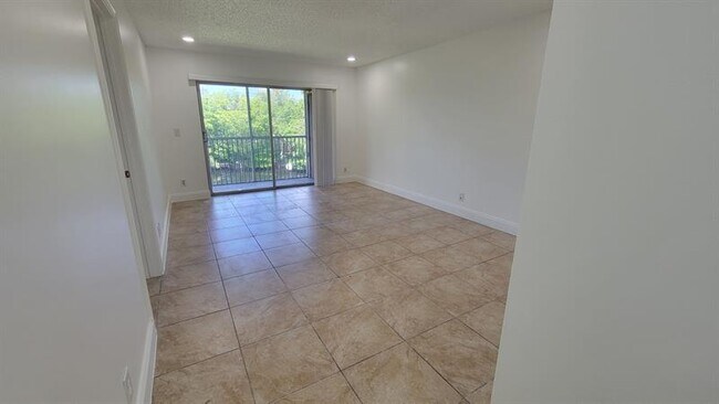 Building Photo - 3674 N University Dr