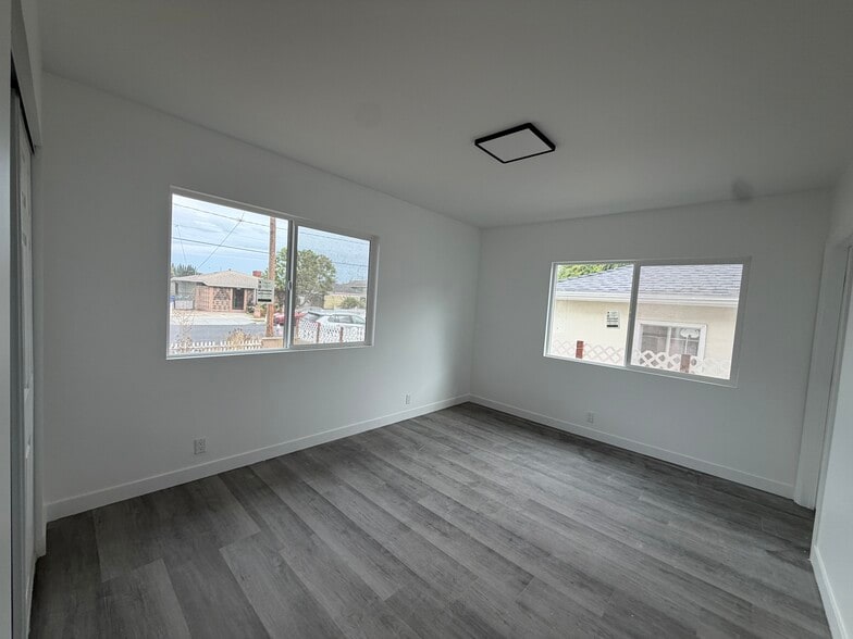 Building Photo - 14807 Eastwood Ave