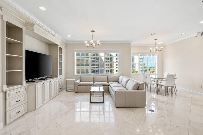 Building Photo - 3000 Jimmy Buffett Mem Hwy