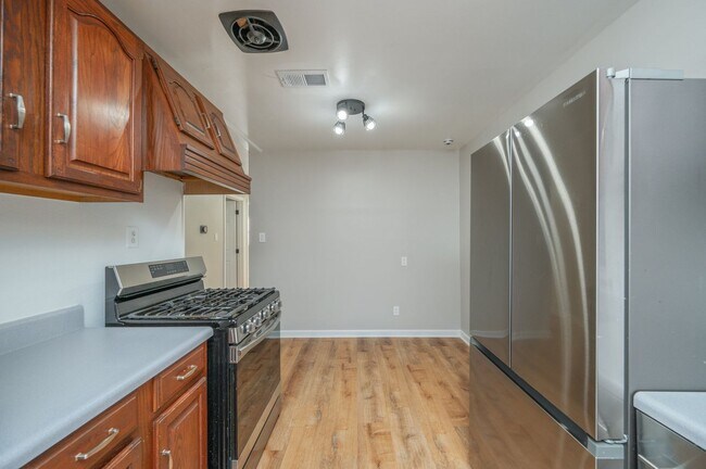 Building Photo - 3 bedroom in Mary Esther Heights!