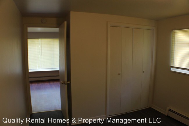 Building Photo - 7280 N Genesee Rd