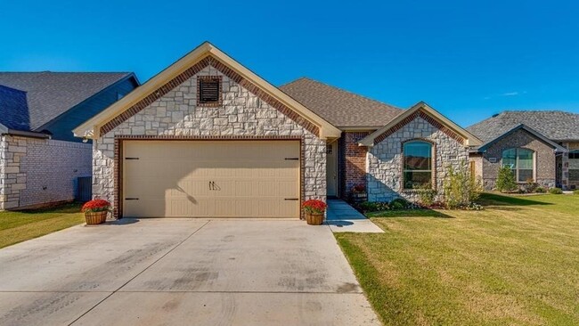 Building Photo - 3308 White Horse Dr