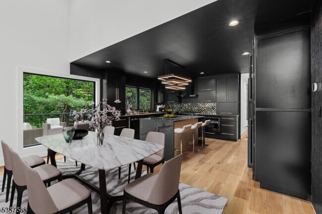 Building Photo - 148 Great Hills Rd