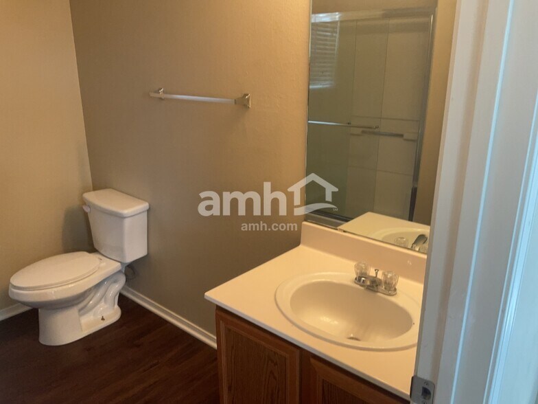 Building Photo - 5205 Caprock Dr NE