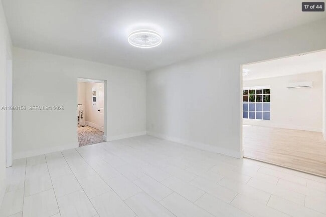 Building Photo - 865 W 72nd Pl