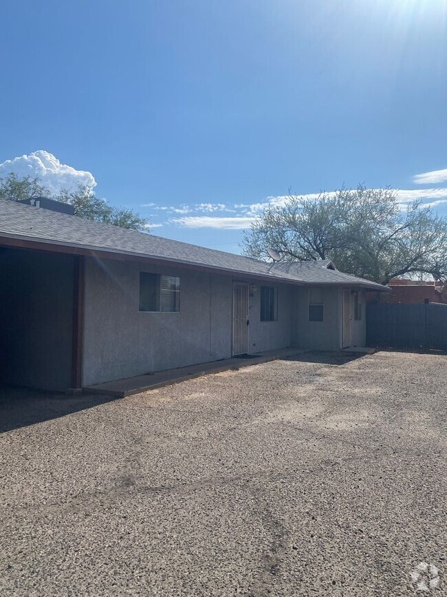 Building Photo - Sparkman Triplex
