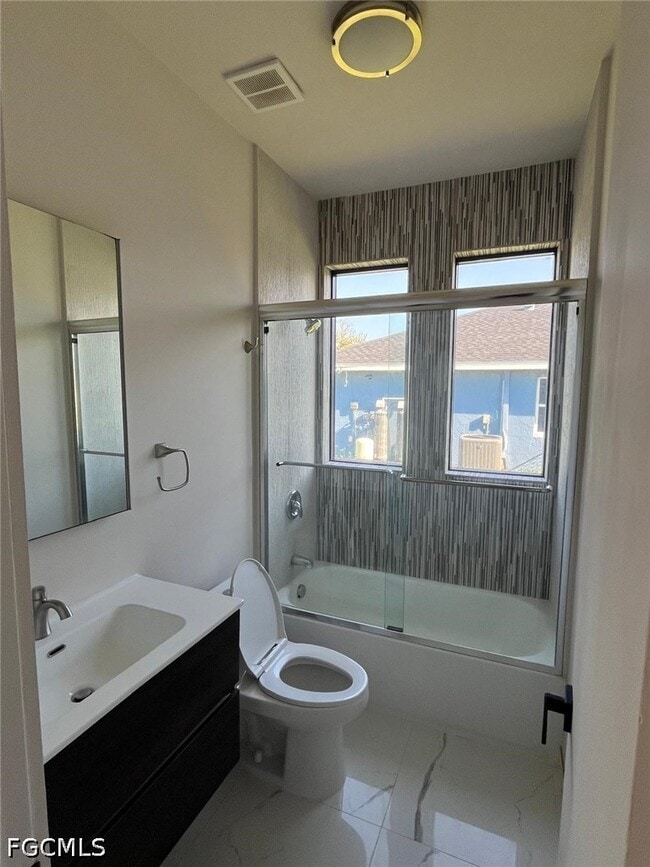 Building Photo - 1832 NW 22nd Pl