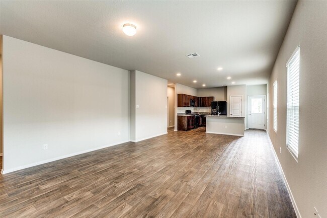 Building Photo - 140 Thunder Oak