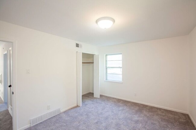 Building Photo - 3503 Loganwood Dr
