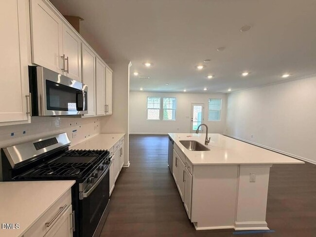 Building Photo - 228 Deercroft Dr