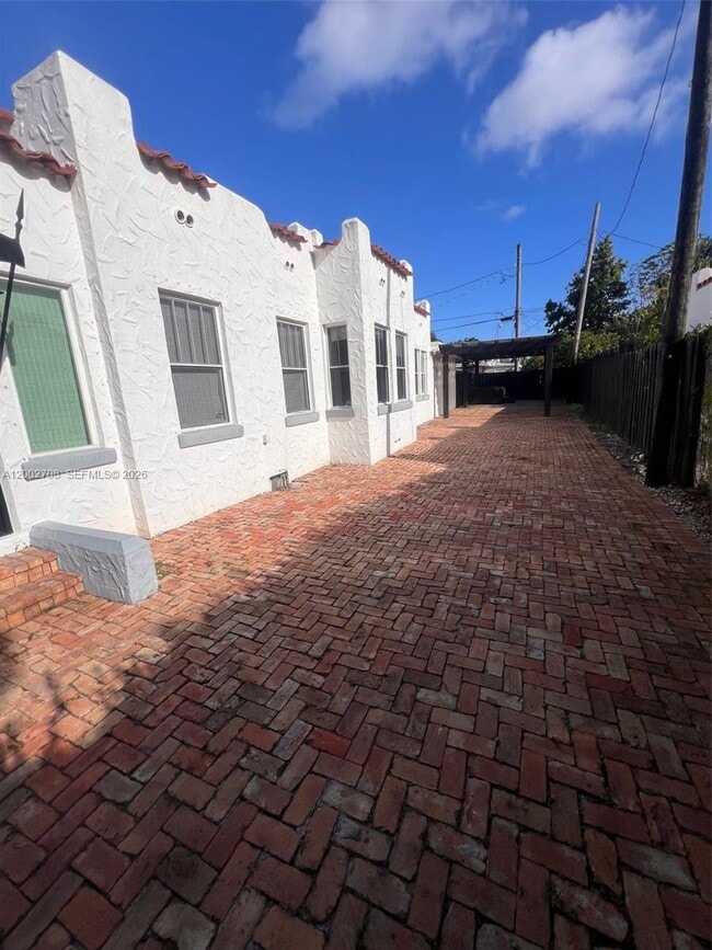 Building Photo - 2272 SW 11th Terrace