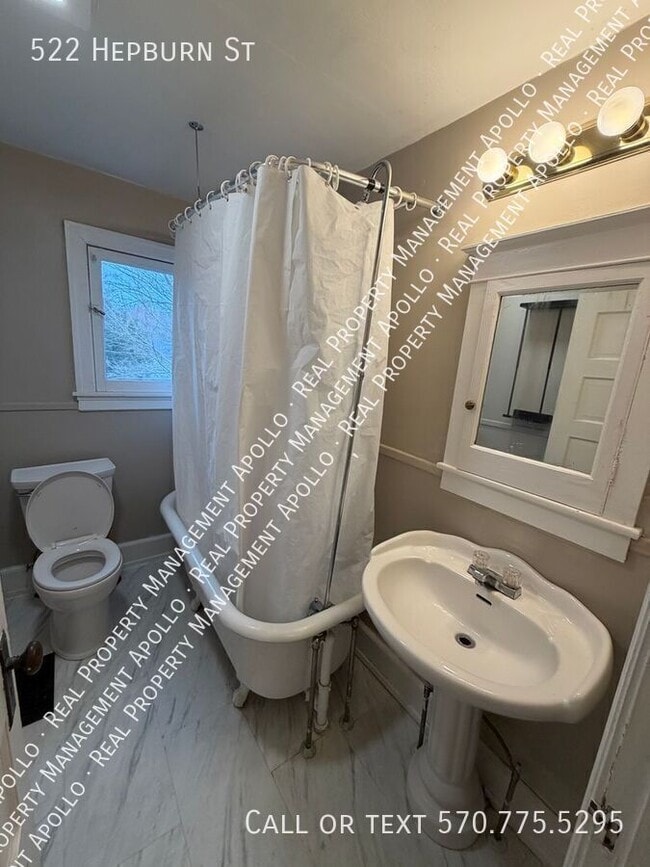 Building Photo - 522 Hepburn St