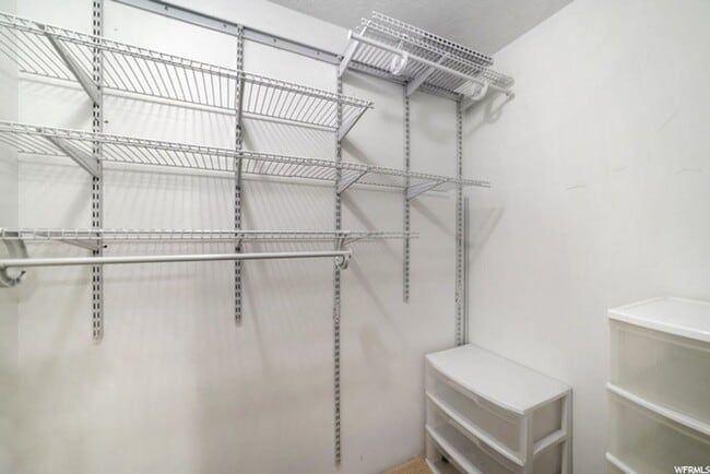 Building Photo - 3891 E Cunninghill Dr
