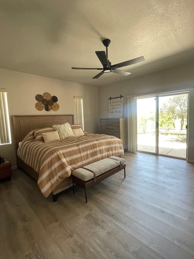 Building Photo - 5675 Hole in 1 Dr