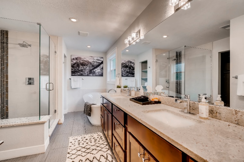 Building Photo - 2901 W 20th Ave