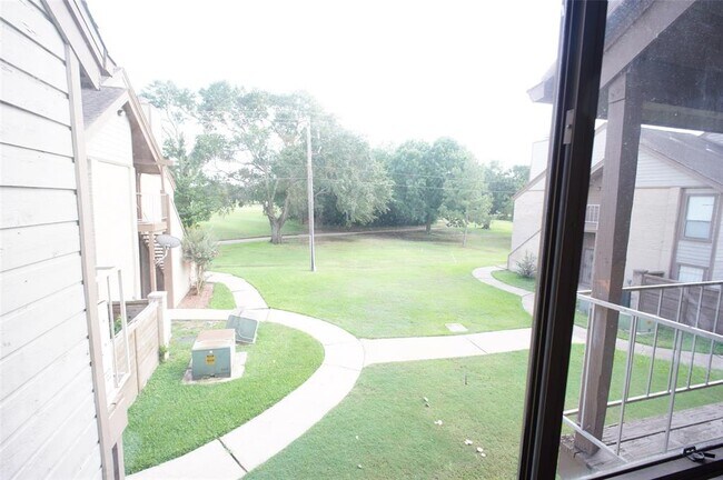 Building Photo - 8575 Sands Point Dr