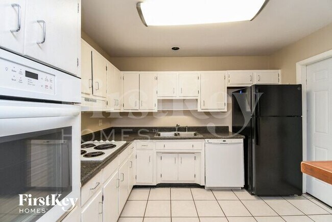 Building Photo - 7940 Fresca St