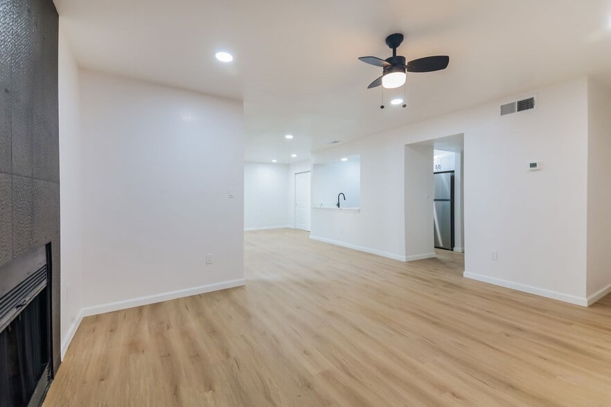 Building Photo - 9920 Forest Ln