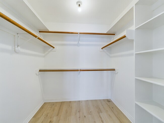 Building Photo - 5627 Winsome Ln