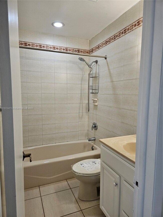 Building Photo - 563 NW 98th Ct