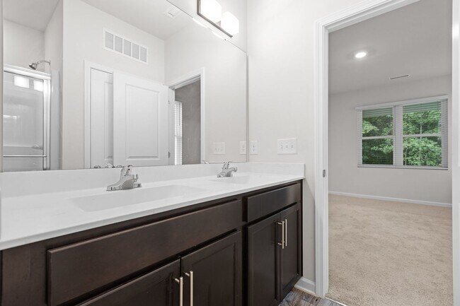 Building Photo - Gorgeous 3BD, 2.5BA Home In SE Raleigh, ne...