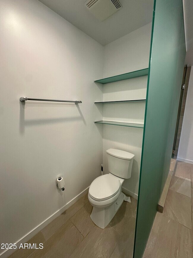 Building Photo - 200 W Portland St