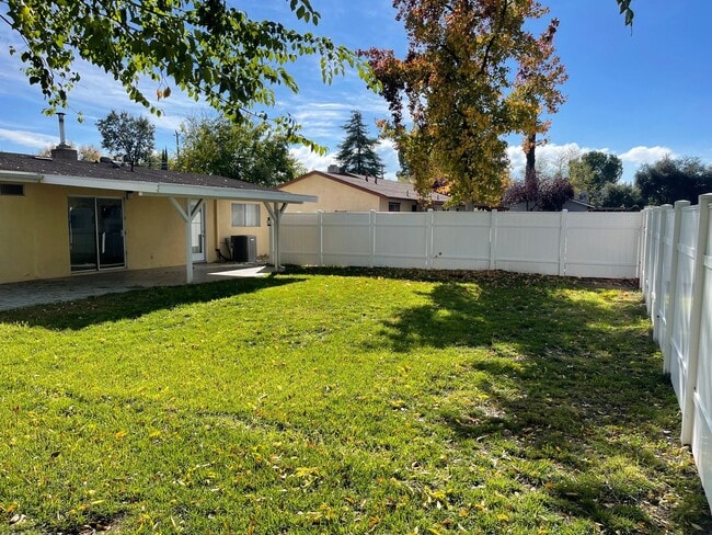 Building Photo - Charming 2B/1B Home in Atascadero