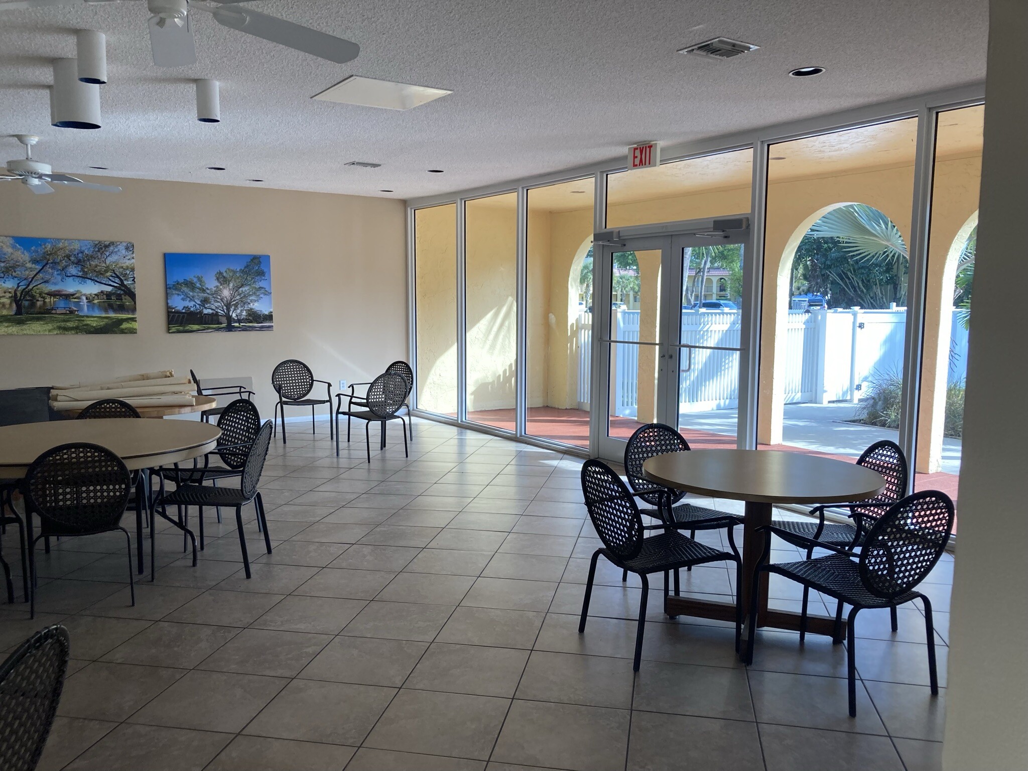 Community clubhouse can rent for parties - 824 SW 9th Street Cir