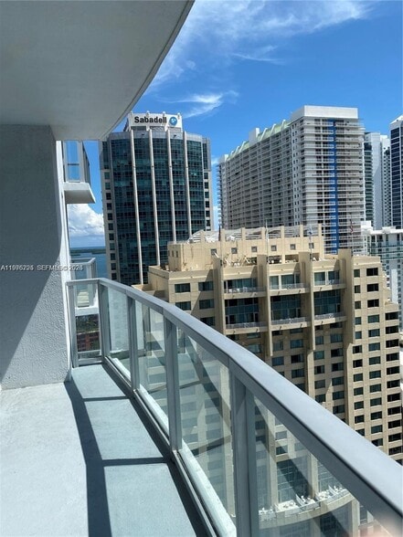 Building Photo - 1060 Brickell Ave
