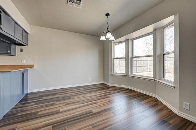 Building Photo - 1011 W Gemini Rd