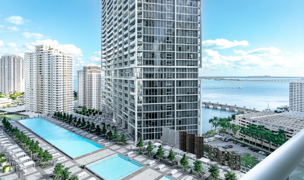 Building Photo - 485 Brickell Ave