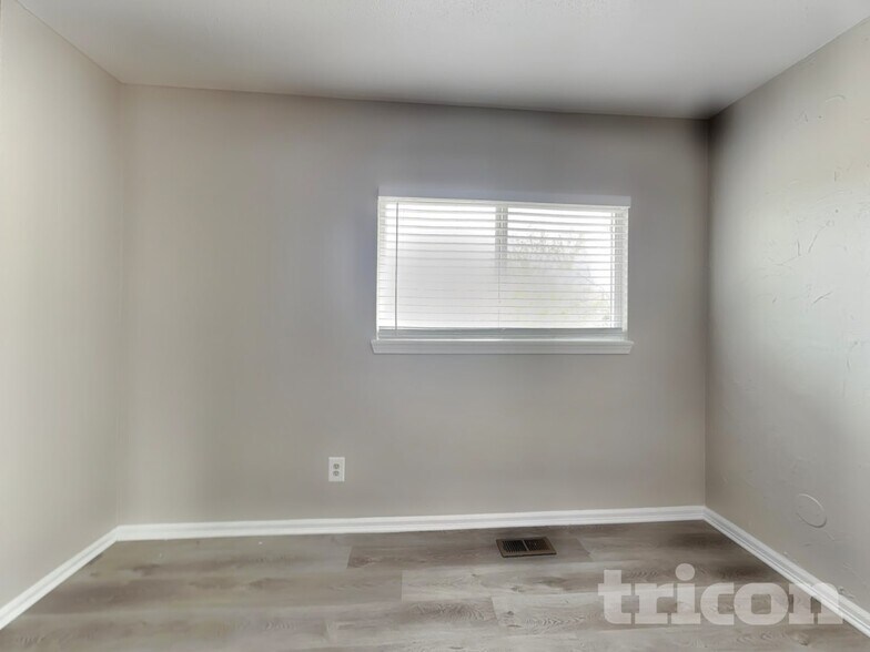 Building Photo - 10341 Routt St