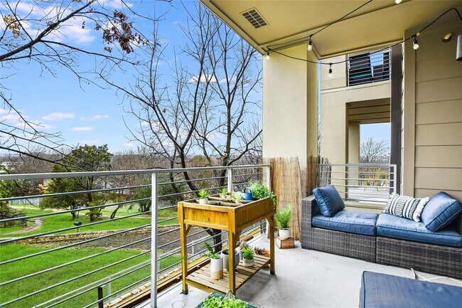 Building Photo - 2805 Dulce Ln