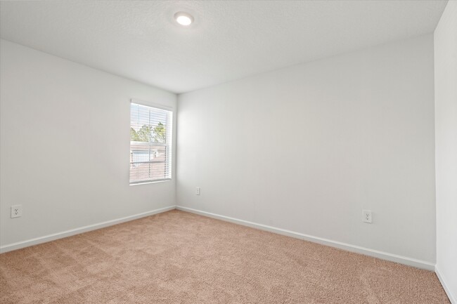 Building Photo - 82 Vero Dr