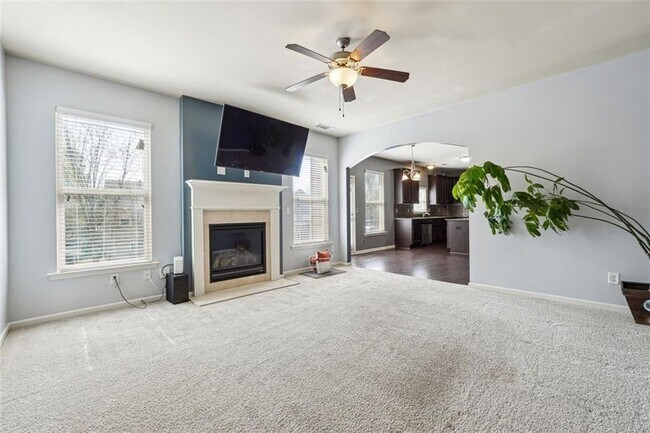 Building Photo - 6331 Salinger Ct
