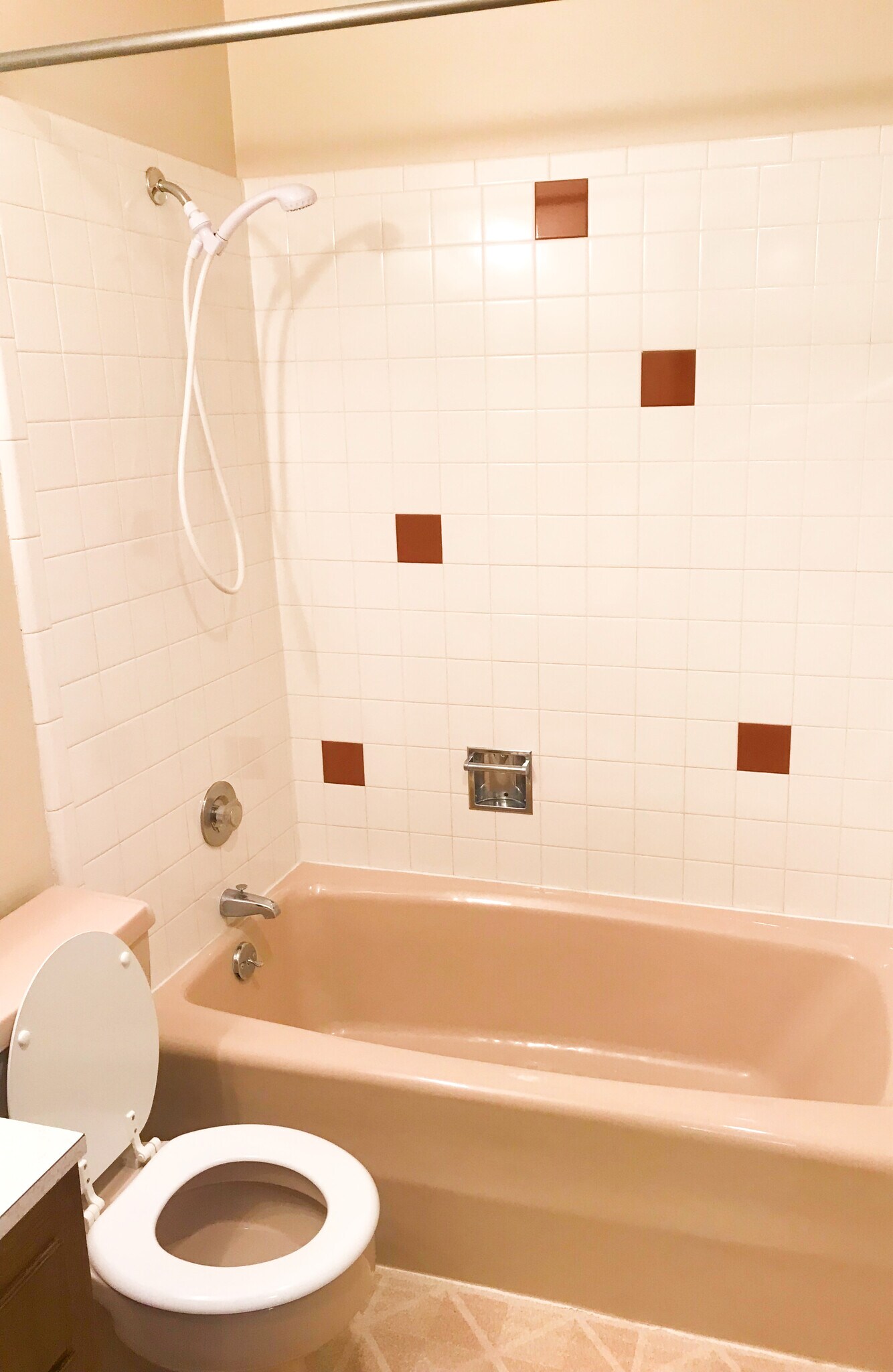 Building Photo - 721 W Bowling Rd