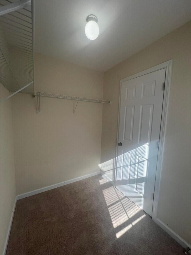 Building Photo - 3625 Galloway Ln