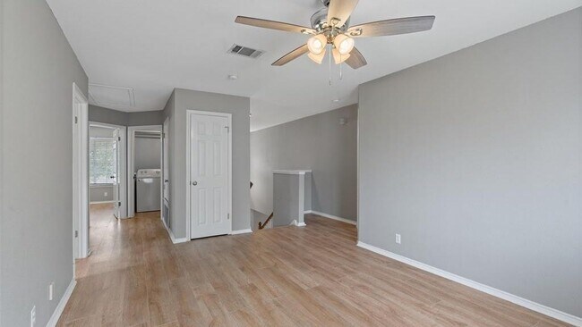 Building Photo - 5017 Cleves St