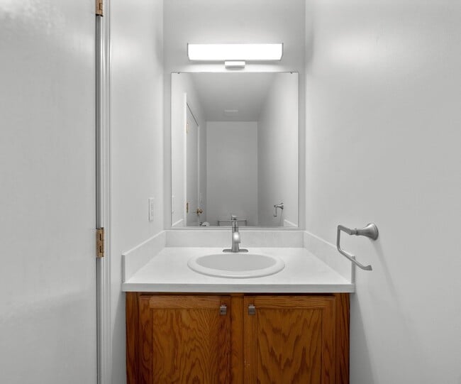 Building Photo - 905 Wildt St