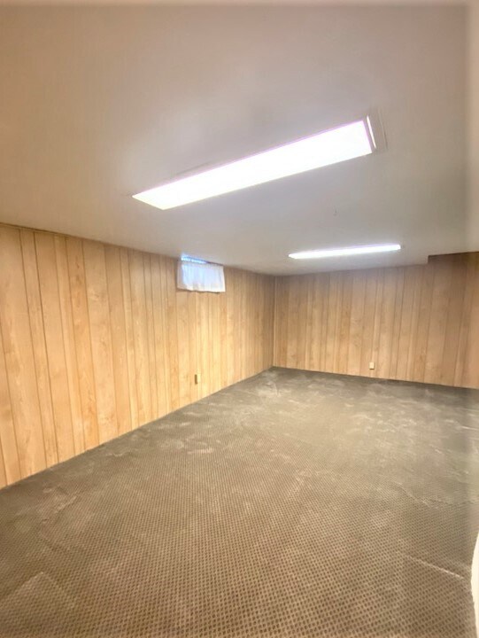 Building Photo - 342 Grosvenor Ave