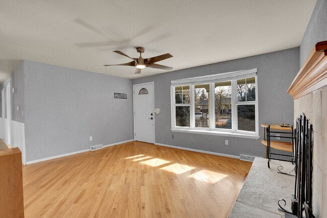 Building Photo - $2,795.00 - $300 OFF First Months' Rent - 5 Bedrooms, 2 Bathrooms, Single Family Home in Broomfie...