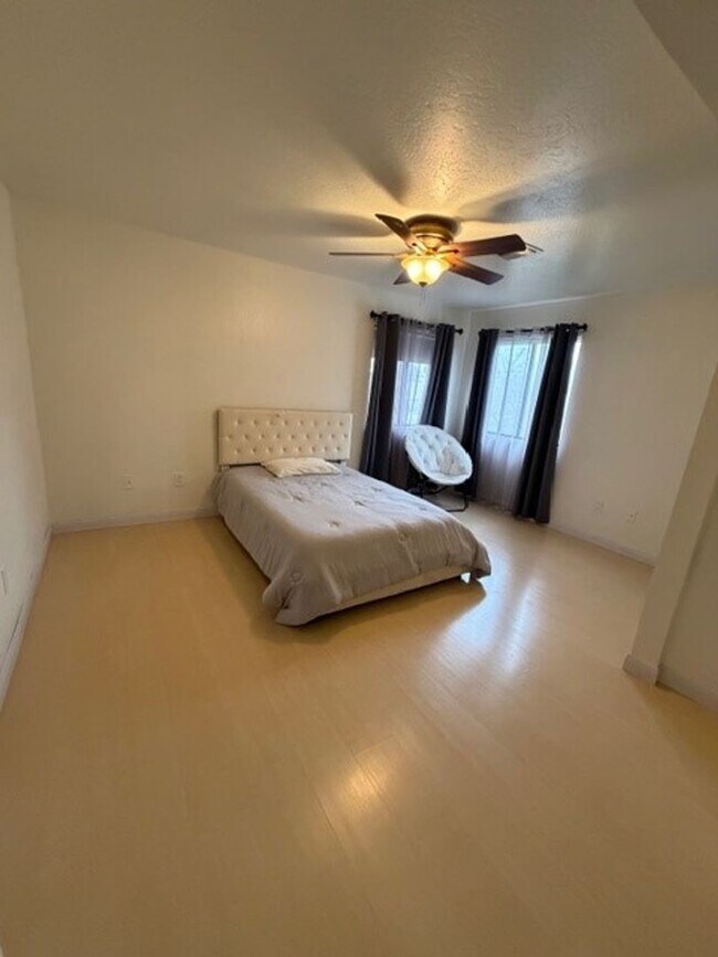 Building Photo - 3428 Eastview Ct