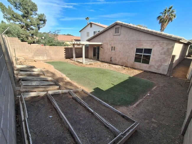Building Photo - Free November Rent! Beautiful Home in Johnson Ranch! Fully Renovated! Waived Application fee!