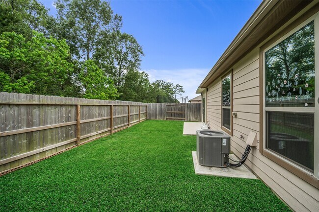 Building Photo - 6218 Morning Fern Ln