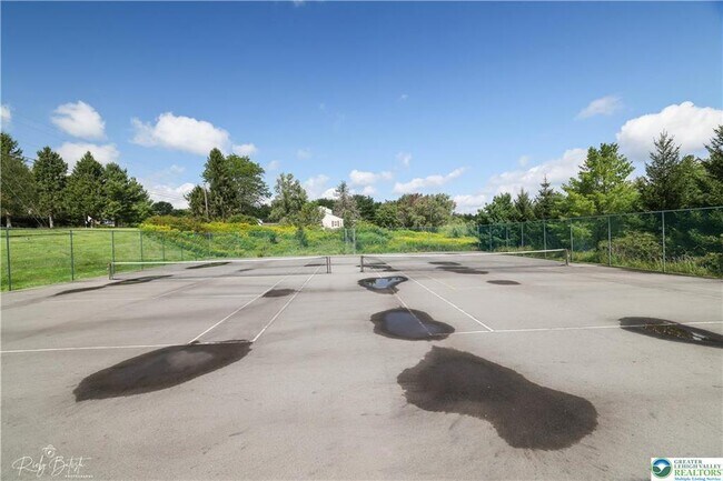 Building Photo - 421 King Arthur Rd