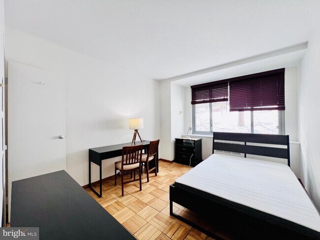 Building Photo - 4200 Cathedral Ave NW