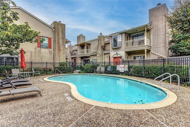 Building Photo - 7350 Kirby Dr