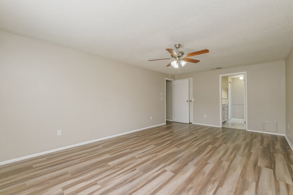 Building Photo - 638 Shorelake Pl