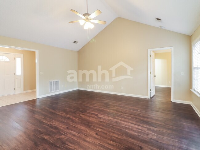 Building Photo - 44 Westminister Pl